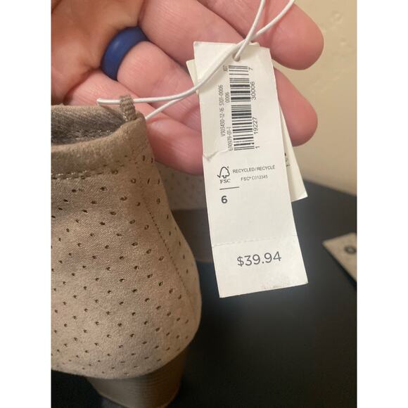 Old Navy Peep Toe Booties Womens 6 Taupe - Picture 5 of 5